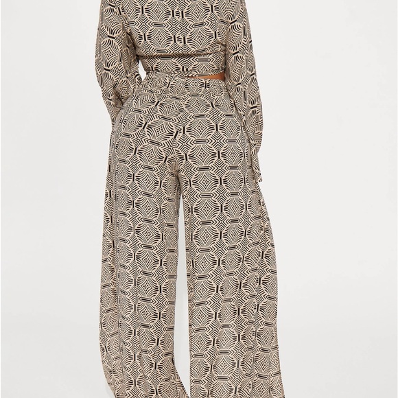 Fashion nova’s Bali Batik pant set - Black/Combo - Picture 3 of 3